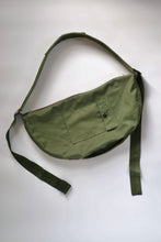 Load image into Gallery viewer, Seabag Crescent Bag